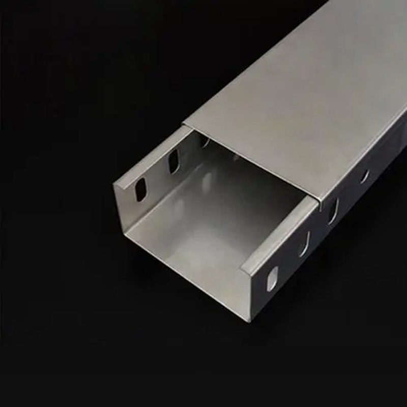 شحنات الكابلات SS 304 الطول حسب الطلب الحجم اللون الفضي